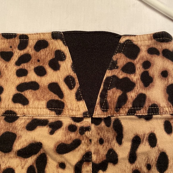 Ladies Leopard Skirt - Picture 7 of 7
